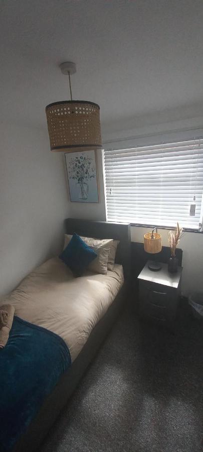 6-Min Walk To New Cross Parking Long Stay Discounts Wolverhampton Luaran gambar