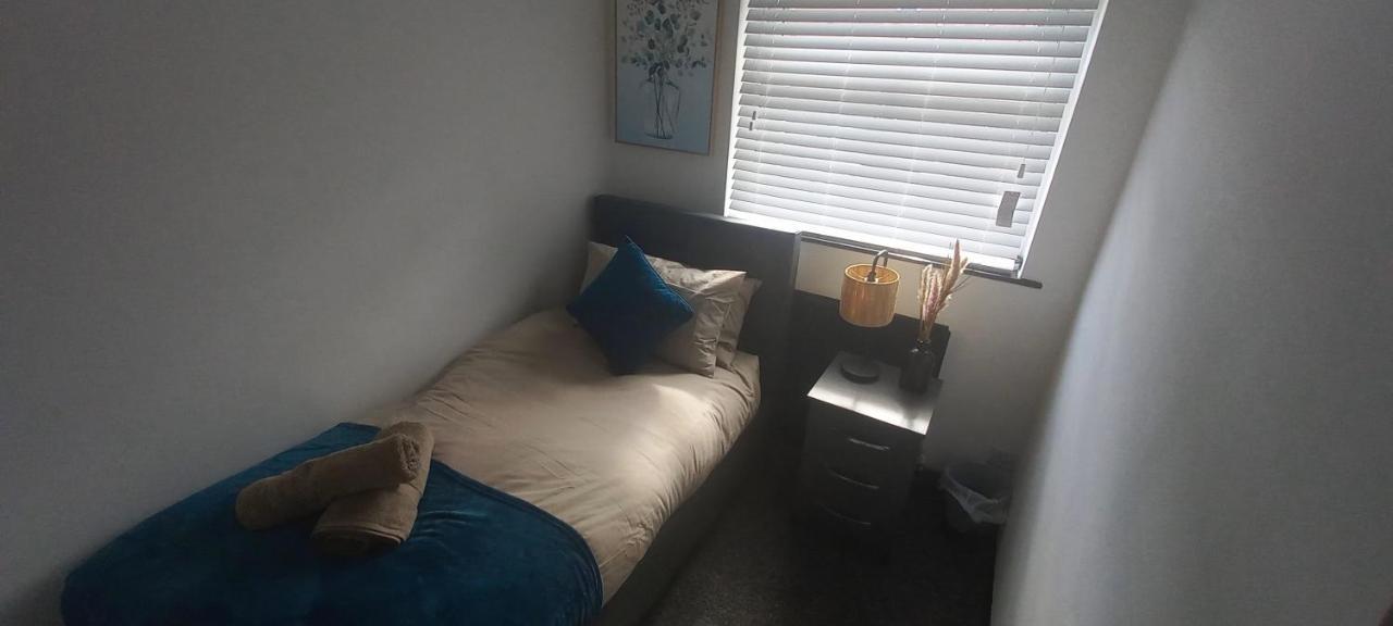6-Min Walk To New Cross Parking Long Stay Discounts Wolverhampton Luaran gambar