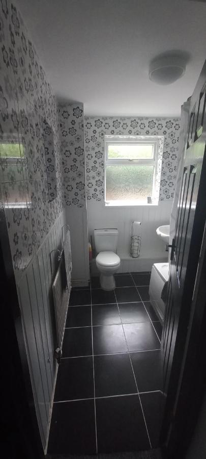 6-Min Walk To New Cross Parking Long Stay Discounts Wolverhampton Luaran gambar