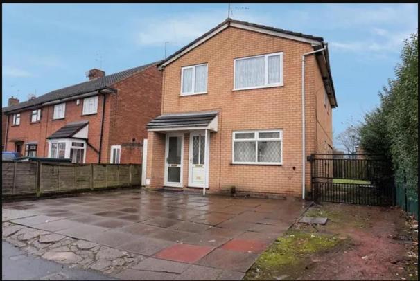 6-Min Walk To New Cross Parking Long Stay Discounts Wolverhampton Luaran gambar
